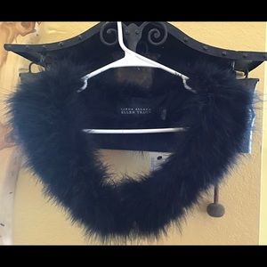 Feather stole NWT